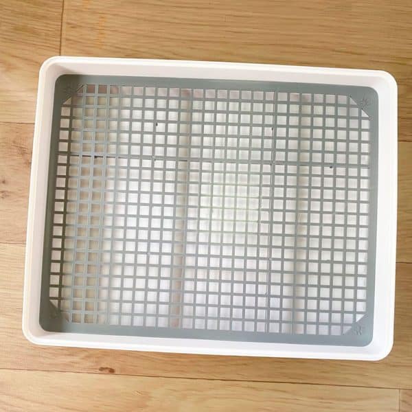 Rabbit litter box with grey grate FlopBunny 4